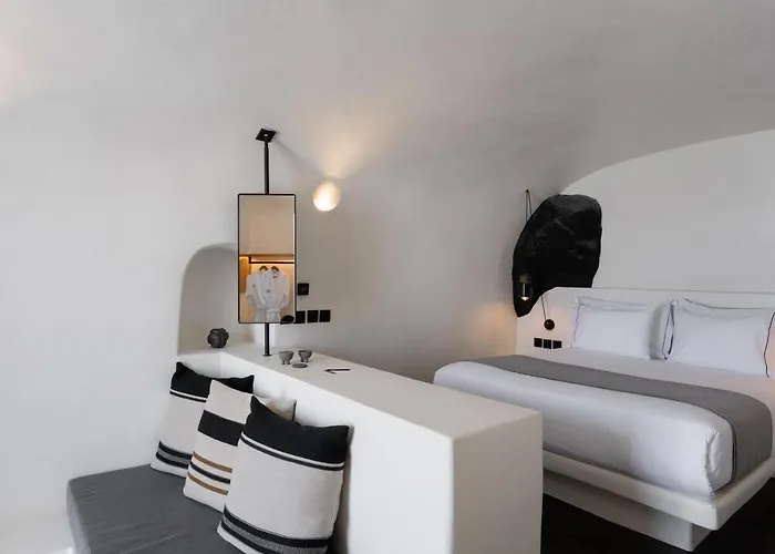 Hotel Stella Rocca A Mare 3*